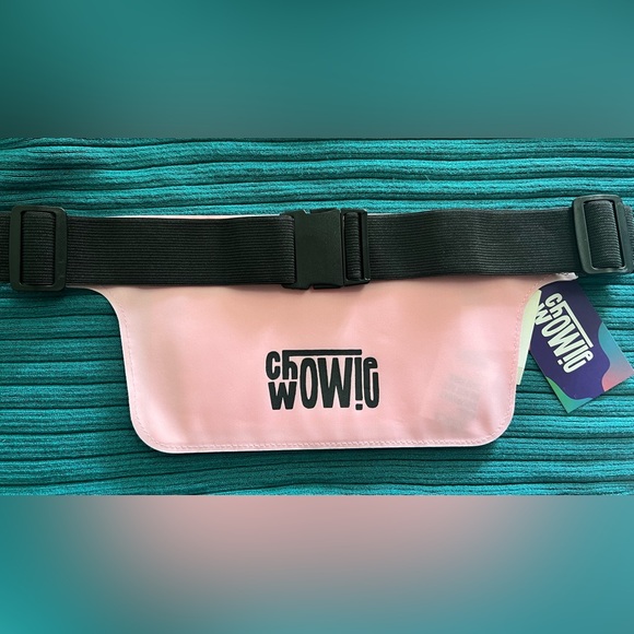 CW 🫶🏾 Fanny Pack 💚🩷🖤 - Picture 5 of 11